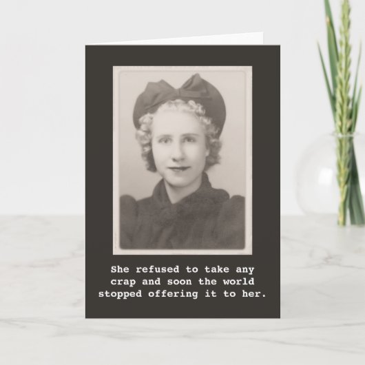 彼女は嫌な写真を撮ることを拒否したヴィンテージ カード (正面)