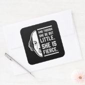 彼女は小さいが激しい引用文 スクエアシール (封筒)