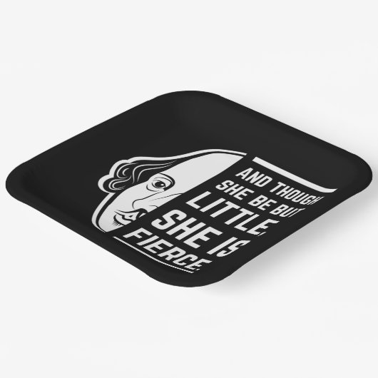 彼女は小さいが激しい引用文 ペーパープレート (傾斜あり)