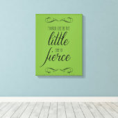 彼女は小さいが獰猛だがキャンバスだ キャンバスプリント (インサイチュ (ウッドフロア))