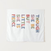 彼女は小さいが獰猛だが タペストリー (正面(横))