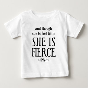 彼女は小さいが荒々しい! ベビーTシャツ