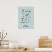 「彼女は小さいが、獰猛だ」 ポスター (キッチン)