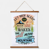 彼女は山のワードアートを動かす 吊り下げ型タペストリー (正面)