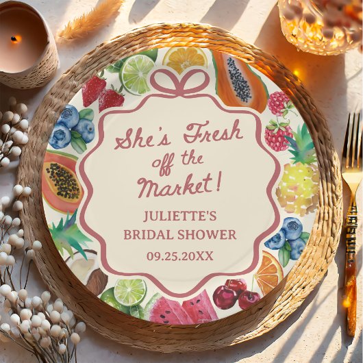 彼女は市場からフレッシュ オフ マーケット フルーツ ブライズ シャワー ペーパープレート