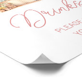 彼女は市場のブライダルシャワー飲料をオフにしている ポスター (角)