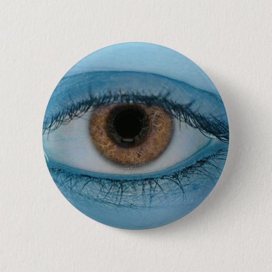 彼女は常に見ています 缶バッジ (正面)