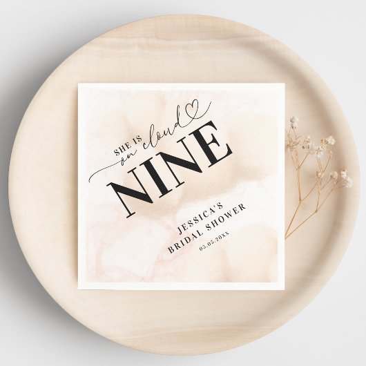 彼女は幸せの雲の上にいる ハートスクリプト ブライダルシャワー スタンダードカクテルナプキン