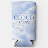 彼女は幸せの雲の上にいる ブルー ブライダルシャワー スリム缶クーラー (正面)