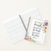 彼女は強い服を着ている、箴言31:25 ノートブック (内部)