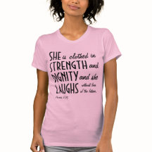 彼女は強さおよび威厳で着ます