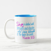 彼女は強さおよび威厳と着ます ツートーンマグカップ (左)