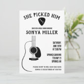 彼女は彼を選んだ!ギターとピックブライダルシャワー 招待状 (スタンド正面)