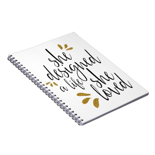 "彼女は彼女が"ジャーナルを愛した生命を設計しました ノートブック (右側)