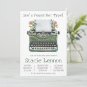 彼女は彼女のタイプを見つけた!タイプライターブライダルシャワー 招待状 (スタンド正面)