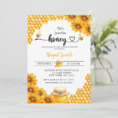 彼女は彼女のハニーブライダルシャワーの招待状を見つけた 招待状 (スタンド正面)