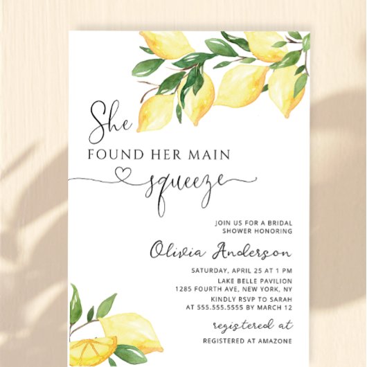 彼女は彼女のメイン絞りブライダルシャワーを見つけた 招待状