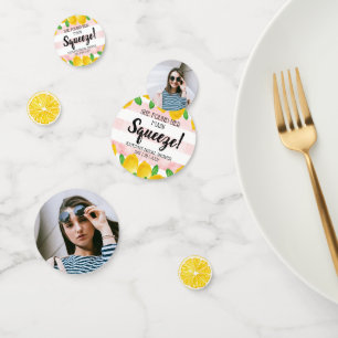 彼女は彼女のメイン絞りレモンブライダルシャワーを見つけた コンフェッティ