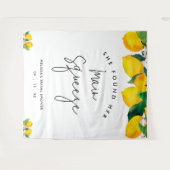 彼女は彼女のメイン絞りレモンブライダルシャワーを見つけた タペストリー (正面(横))