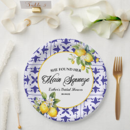 彼女は彼女のメイン絞りレモンブライダルシャワーを見つけた ペーパープレート