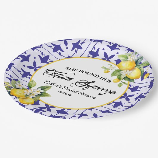 彼女は彼女のメイン絞りレモンブライダルシャワーを見つけた ペーパープレート (アングル)