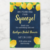 彼女は彼女のメイン絞りレモンブライダルシャワーを見つけた ワインラベル (シングルラベル)