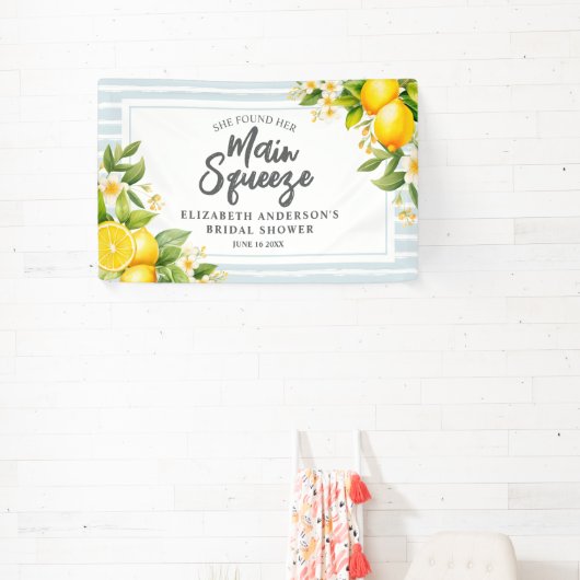 彼女は彼女のメイン絞りレモンブライダルシャワーを見つけた 横断幕 (インサイチュ)