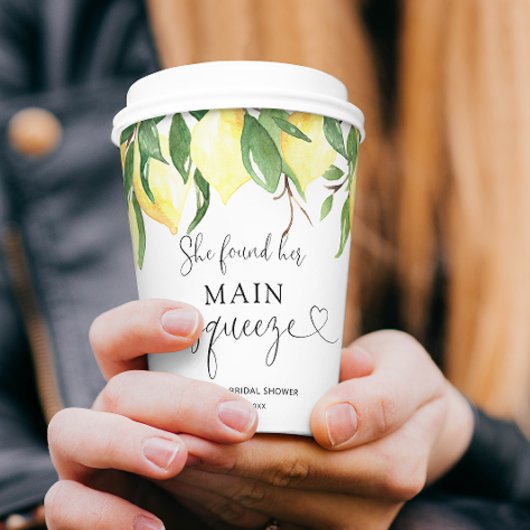 彼女は彼女のメイン絞りレモンブライダルシャワーを見つけた 紙コップ