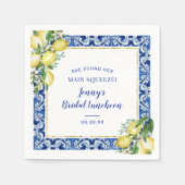 彼女は彼女のメイン絞りレモンブライダル昼食会を見つけた スタンダードカクテルナプキン (正面)