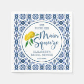 彼女は彼女のメイン絞りレモンブルーイタリアンタイルを見つけた スタンダードカクテルナプキン (正面)