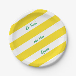 彼女は彼女の主な絞りバチェロレッテを見つけた ペーパープレート