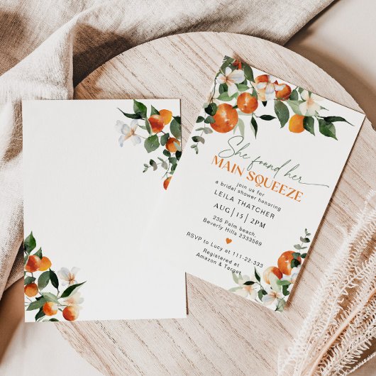 彼女は彼女の主な絞りブライダルシャワーを見つけた 招待状