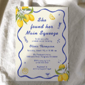 彼女は彼女の主な絞りブライダルシャワーを見つけた 招待状