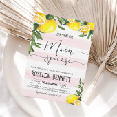 彼女は彼女の主な絞りブライダルシャワーを見つけた 招待状