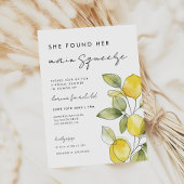 彼女は彼女の主な絞りブライダルシャワーを見つけた 招待状