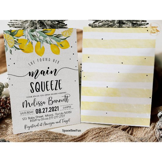 彼女は彼女の主な絞りブライダルシャワー招待状を見つけた 招待状