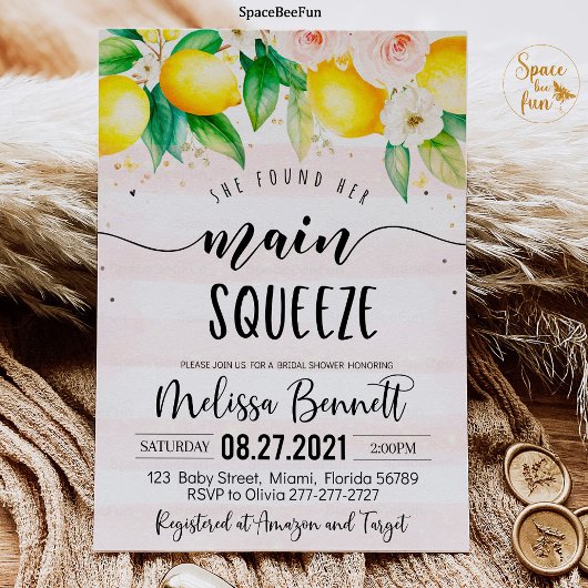 彼女は彼女の主な絞りブライダルシャワー招待状を見つけた 招待状
