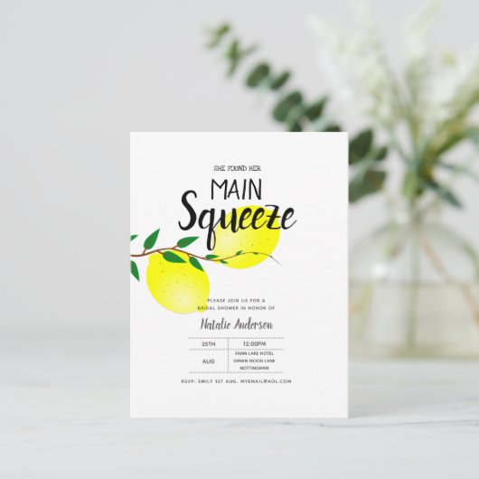 彼女は彼女の主な絞り黄色いレモン結婚の ポストカード (スタンド正面)