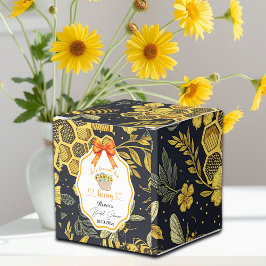 彼女は彼女の蜂蜜のブライダルシャワーを見つけた フェイバーボックス