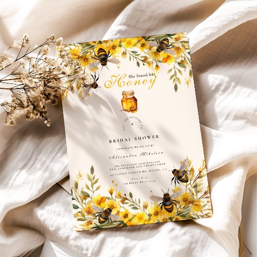 彼女は彼女の蜂蜜の素朴ブライダルシャワーを見つけた 招待状