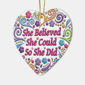 彼女は彼女をできましたハートのクリスマスのオーナメント信じました セラミックオーナメント (左)