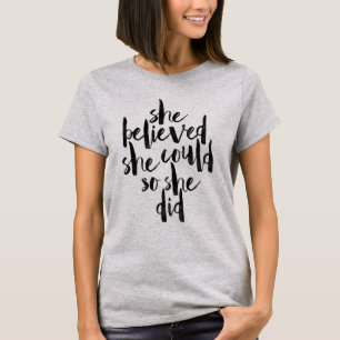 彼女は彼女をできました信じました従って彼女はしました Tシャツ