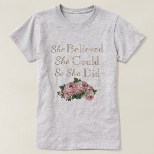 彼女は彼女をできました信じました従って彼女はTシャツをしました Tシャツ