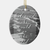 彼女は彼女をできました信じました、従って彼女はしました セラミックオーナメント (右)