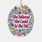 彼女は彼女をできました円形にしますクリスマスのオーナメントを信じました セラミックオーナメント (右)