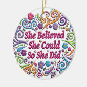 彼女は彼女をできました円形にしますクリスマスのオーナメントを信じました セラミックオーナメント (左)