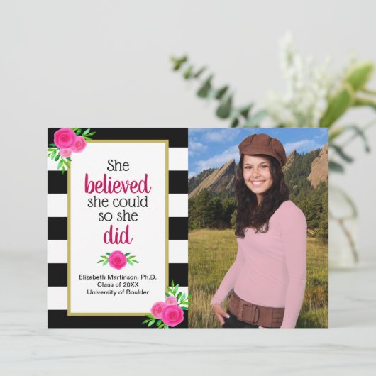 彼女は彼女をできました卒業パーティーの写真信じました 招待状 (スタンド正面)