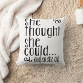 彼女は彼女をできました…及び考えました従って彼女はしました。 装飾用クッション クッション (ブランケット)