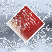 彼女は息子のクリスマスを持つ夕食のナプキン