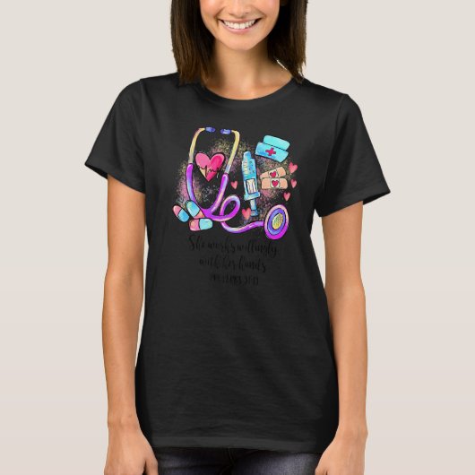 彼女は手の諺を持って進んで働く3113 Tシャツ (正面)